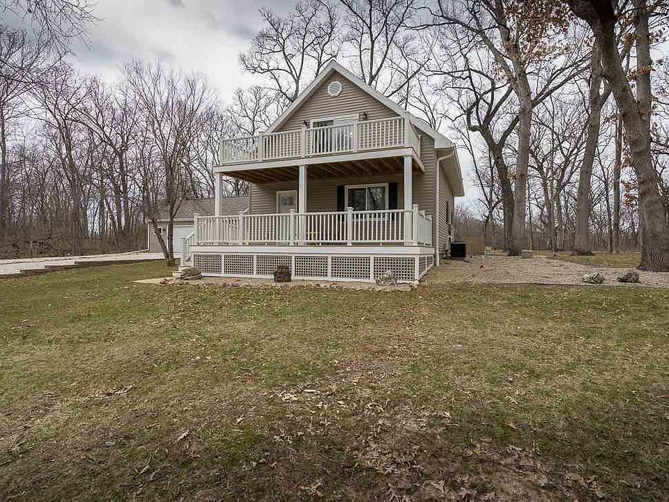 1st image of 140 Lakeside Pl