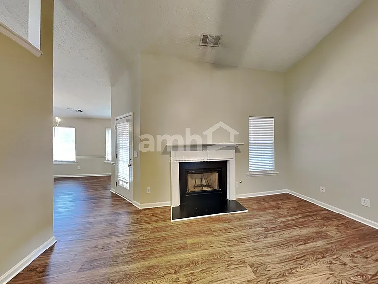 5455 Yellow Pine Dr — Photo 8