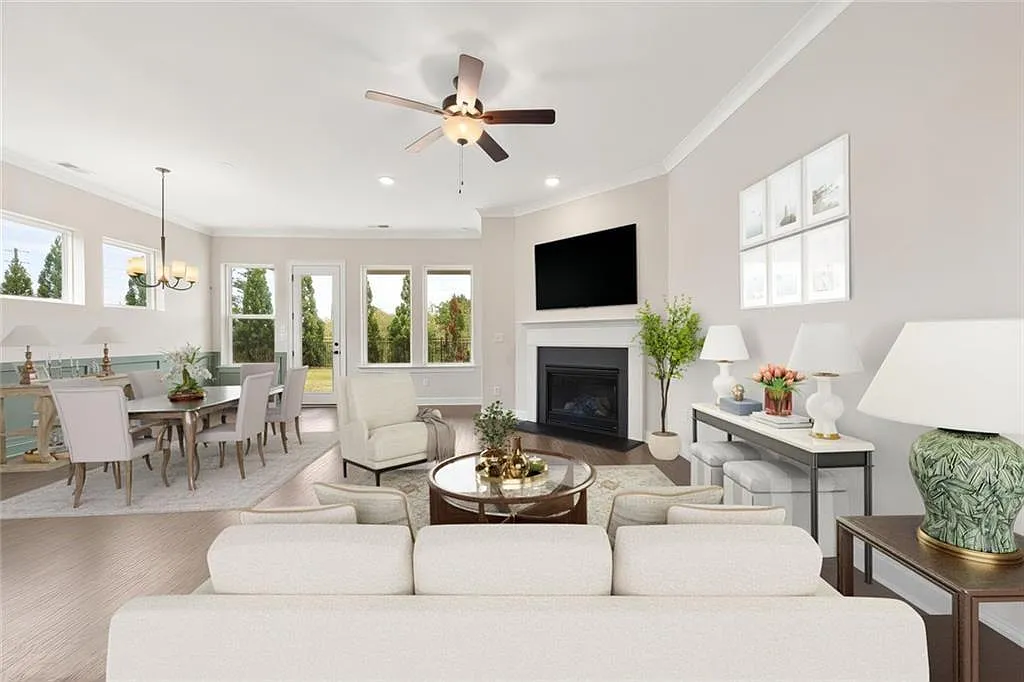 3 bed, 2.0 bath, 2582 sqft, $2,500 — Photo 2