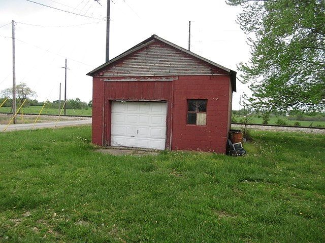 2nd image of 2 W Dade County #122