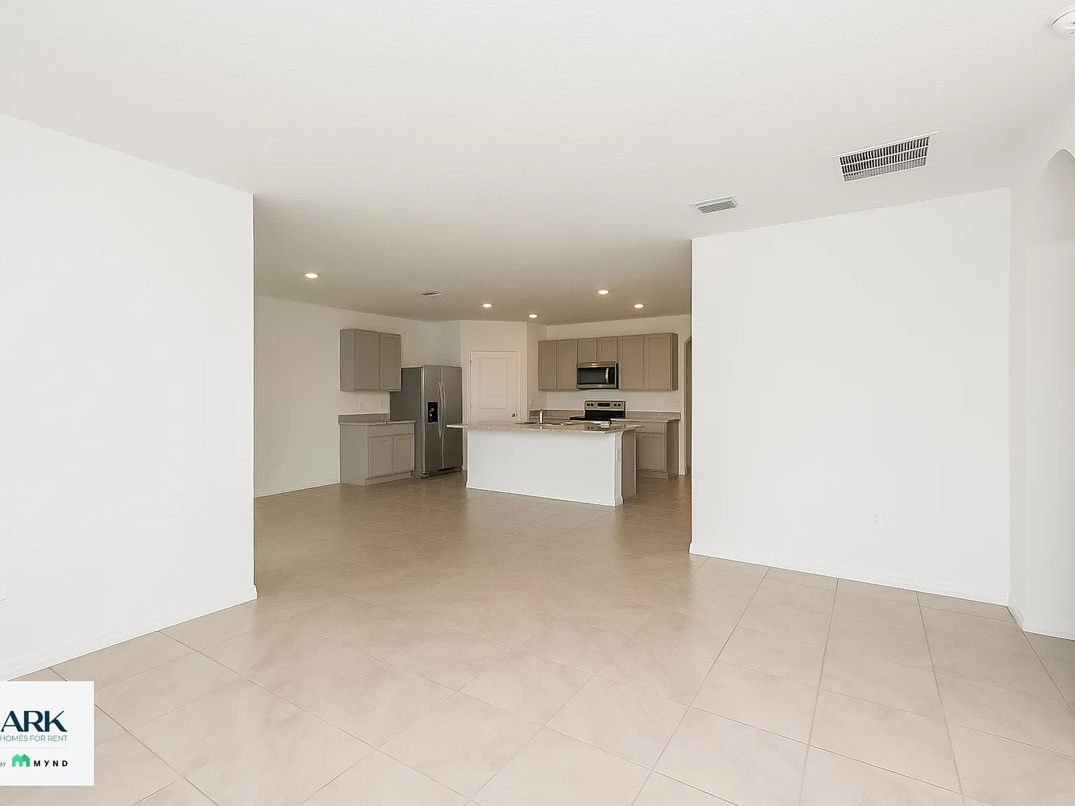 4 bed, 2.0 bath, 1828 sqft, $2,469 — Photo 2