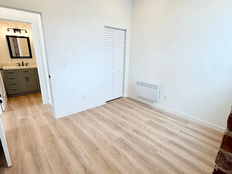 1223 W Nickerson St — Photo 13