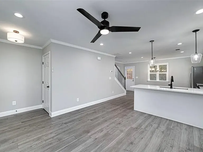 6290 Akins Way — Photo 5