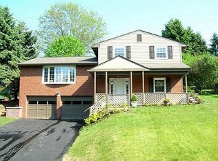 636 Fort Couch Rd, Pittsburgh, PA 15241