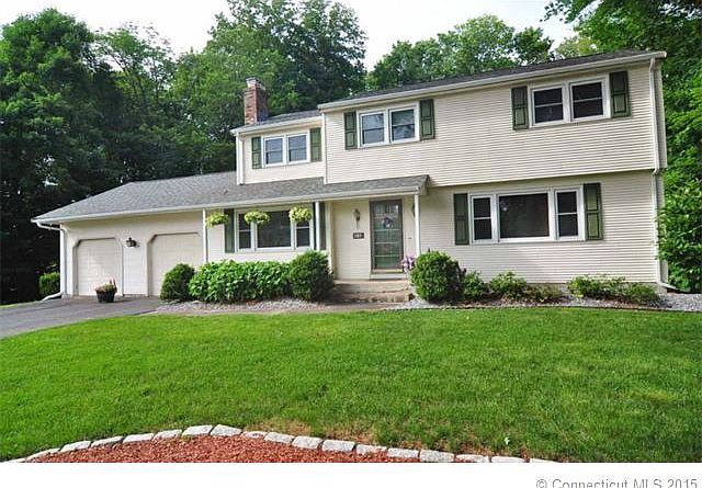 EXTERIOR FRONT / NICE CURB ...