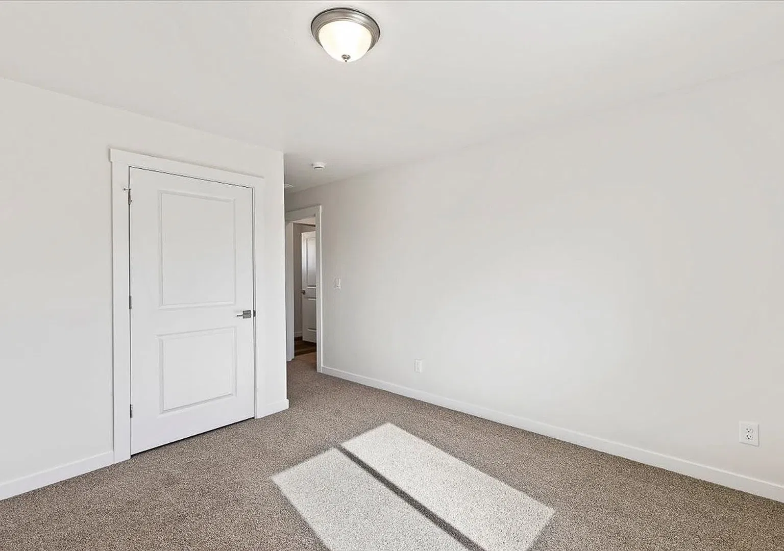 Nampa 3 Bed 2 Bath! — Photo 2