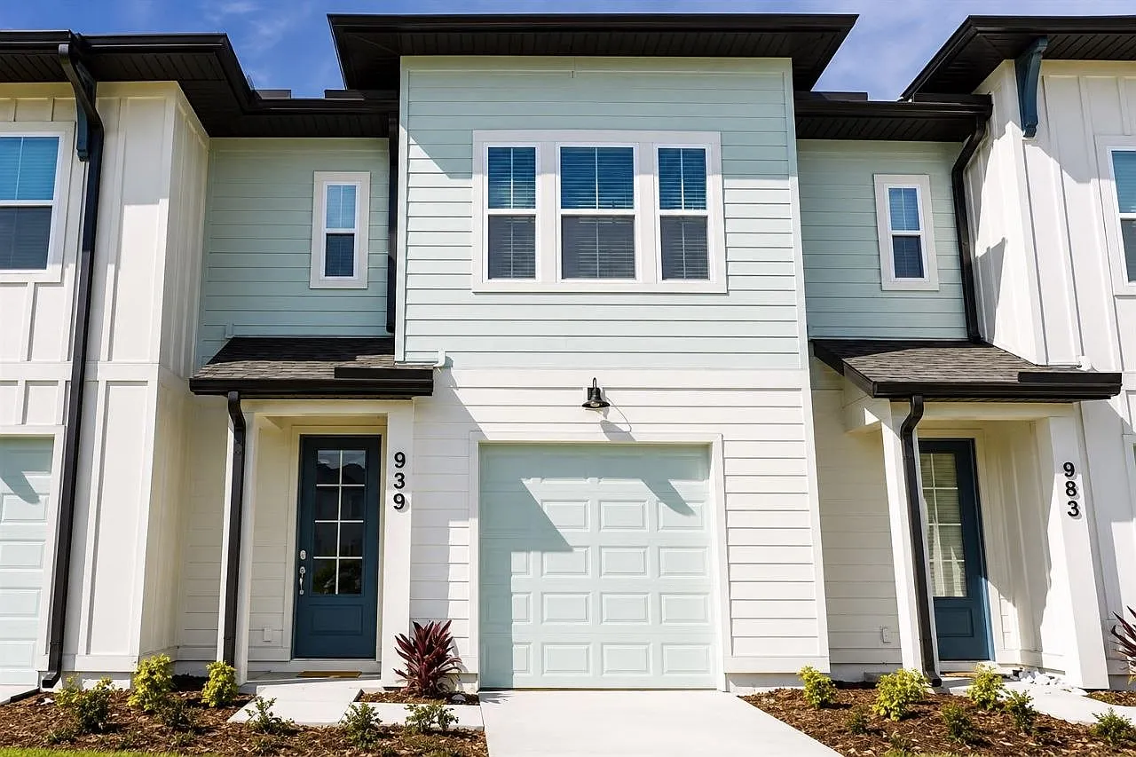3 bed, 1653 sqft, $2,300 — Photo 1