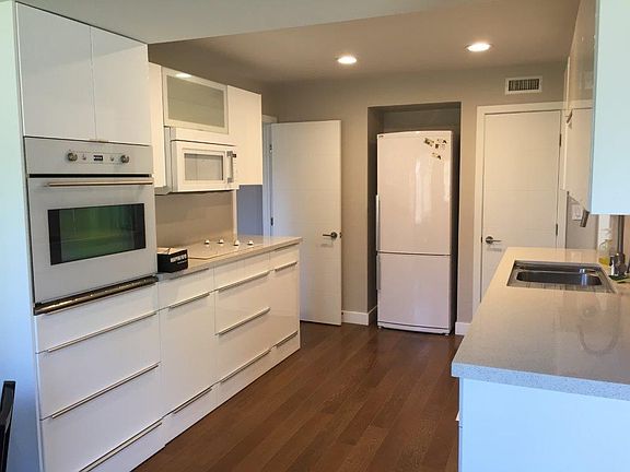Newer, centrally located, remodeled kitchen