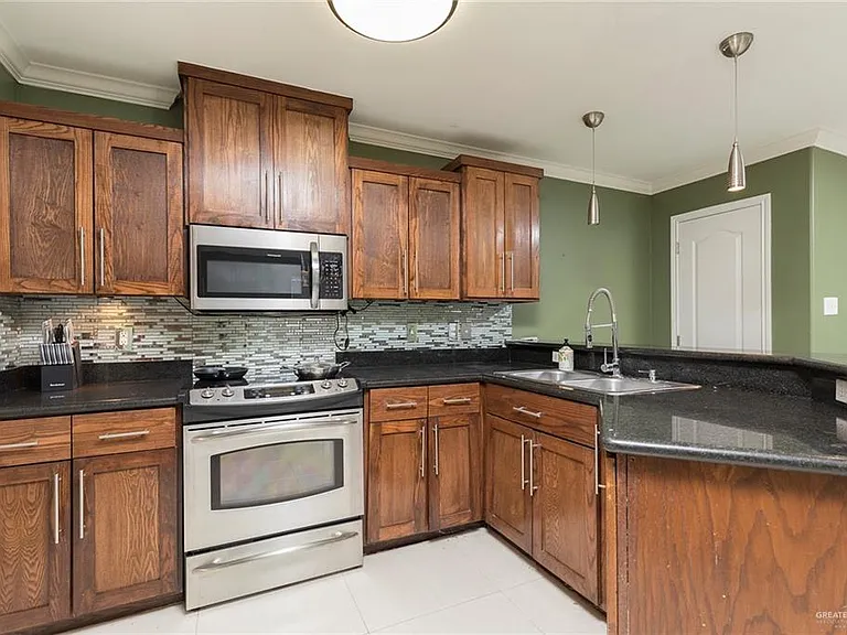 103 S 48th Ln #1 — Photo 7