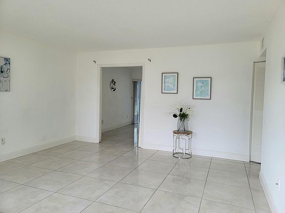 3rd image of 135 NE Penlynn Ave