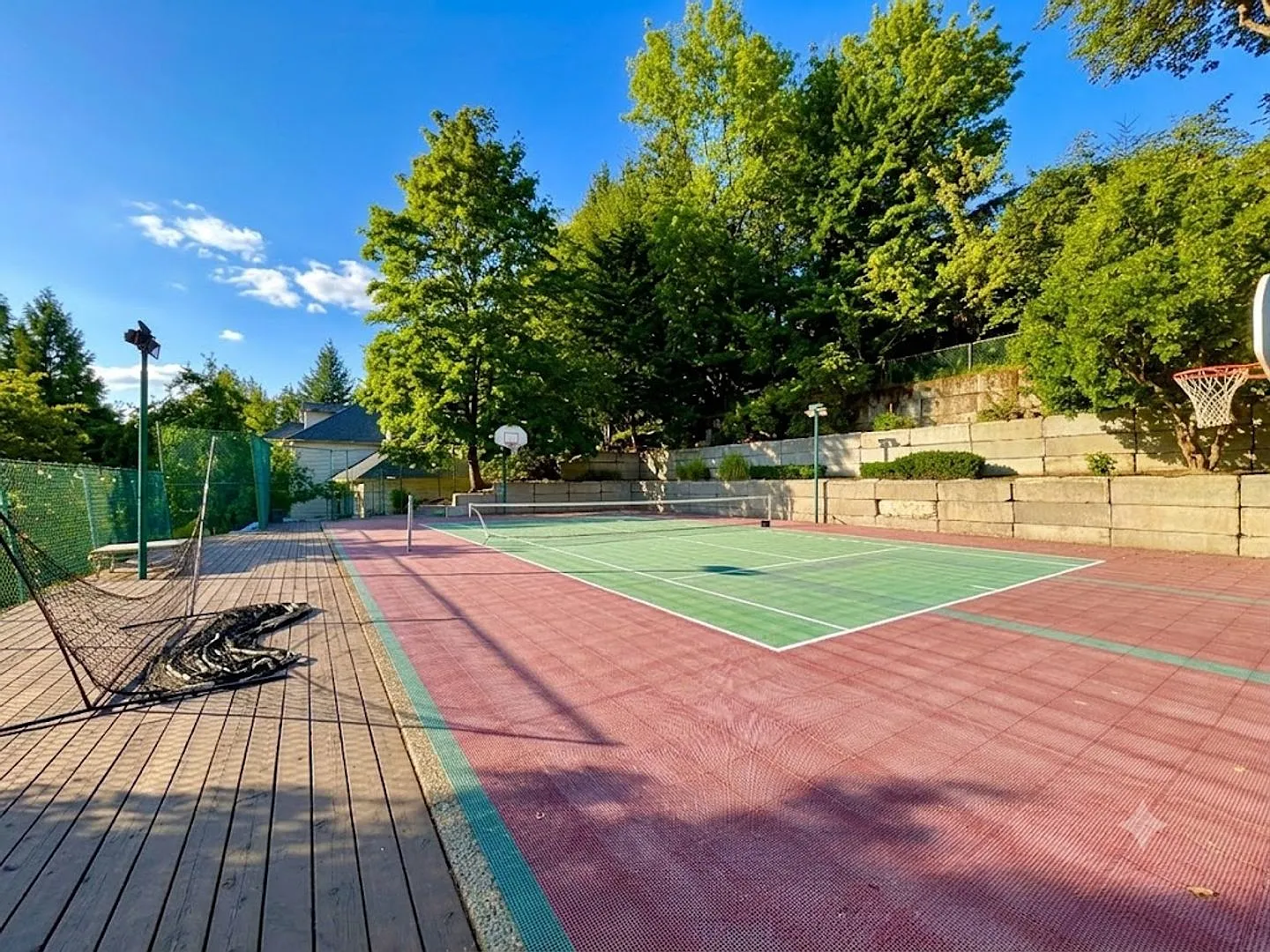 Beautiful Home in Lake Oswego with Private Sports Court in the Sought After Westview Estates! — Photo 2