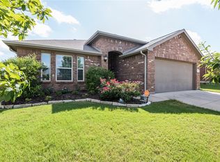 319 Coral Vine Ln, Burleson, TX 76028