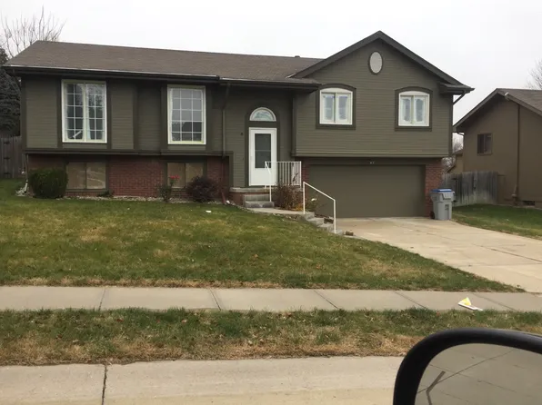 309 Charleston Dr, Papillion, NE 68133