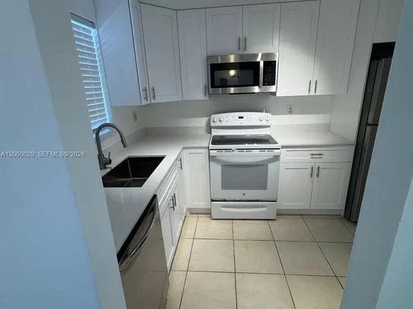 7981 S French Dr #2202, Pembroke Pines, FL 33024