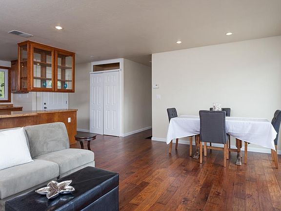 5th image of 920 Corona Dr