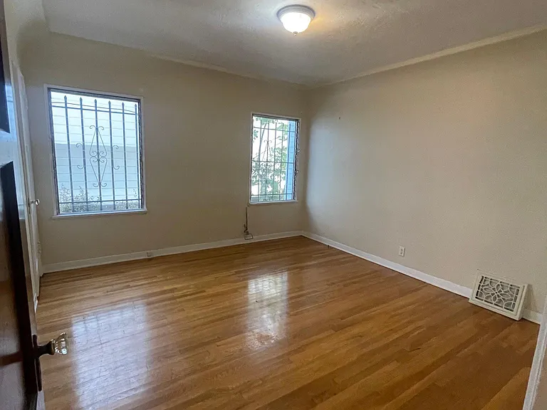 1060 S Corning St — Photo 25