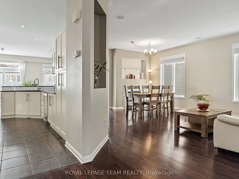 212 Huntsville Dr — Photo 10