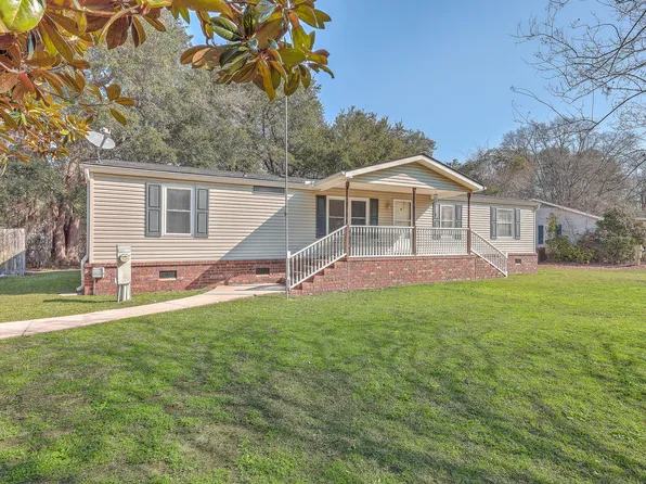 632 Barn Rd, Bonneau, SC 29431