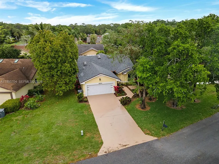 4220 Grove Park Ln — Photo 36