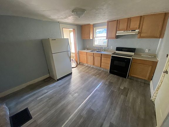 4th image of 316 E Division St