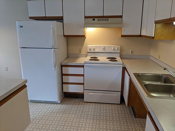 4th image of 107 Barry St SE #1