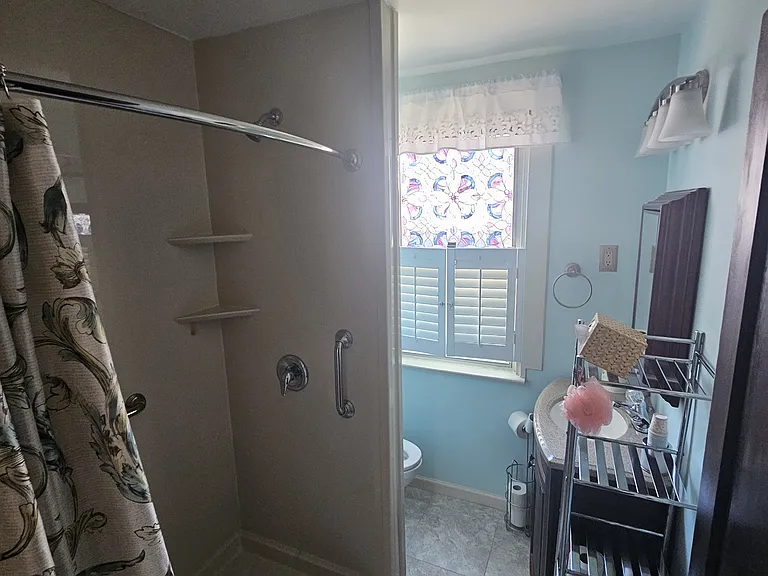 1237 Benton Ave — Photo 8