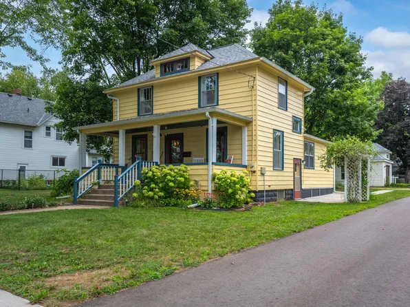 235 W 3rd St, New Richmond, WI 54017