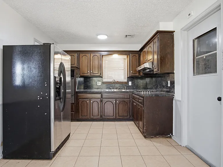 5404 S Huddleston Dr — Photo 6