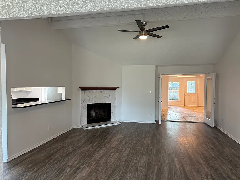 206 E Ridgegate Dr — Photo 3