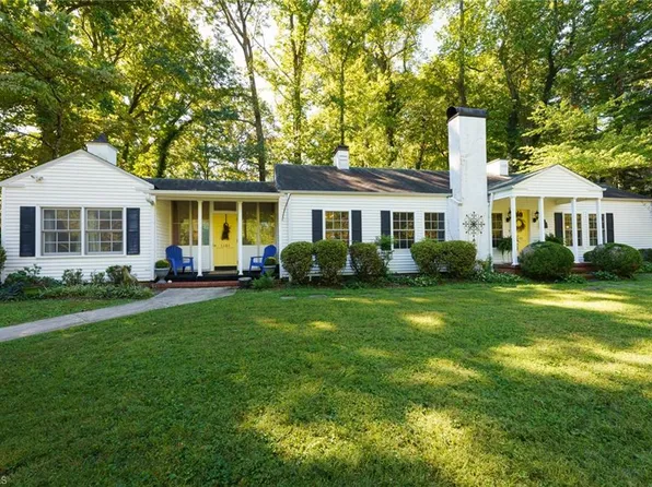 1101 Brookside Dr, Greensboro, NC 27408