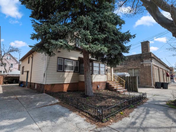 13 W 36th St, Bayonne, NJ 07002