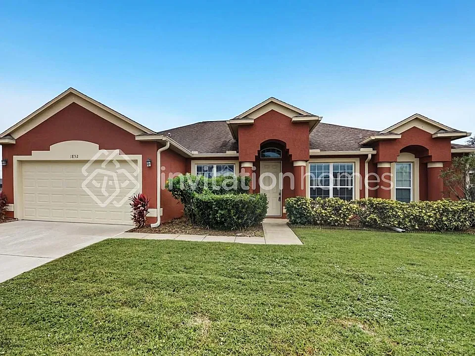 1852 Barrington Cir
