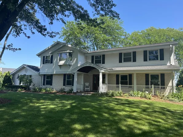 10720 N Fairway CIRCLE, Mequon, WI 53092