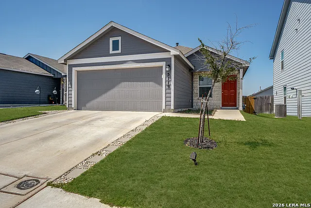 4 bed, 2.0 bath, 1627 sqft, $1,695 — Photo 2
