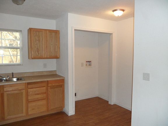 5th image of 904 Kentucky Ave SE