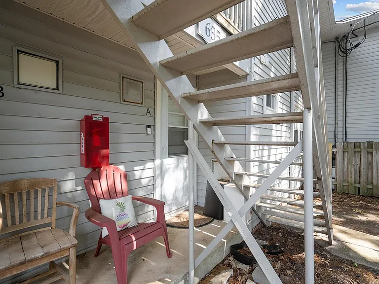 635 Daniels St #A — Photo 16