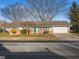 209 N Laurel St, Manheim, PA 17545