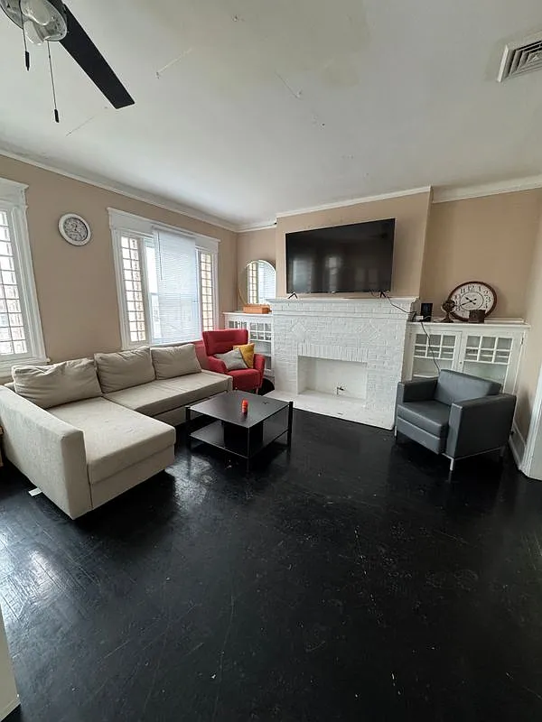 Building Photo - 3809 Ventnor Ave #6