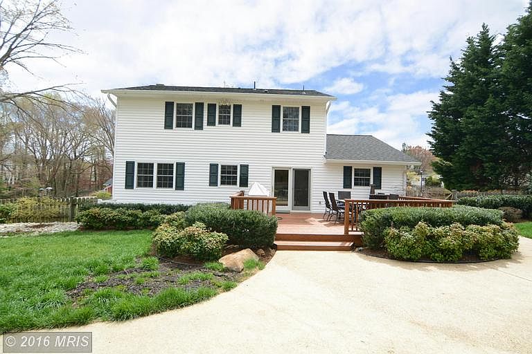 2nd image of 404 Fernwood Dr
