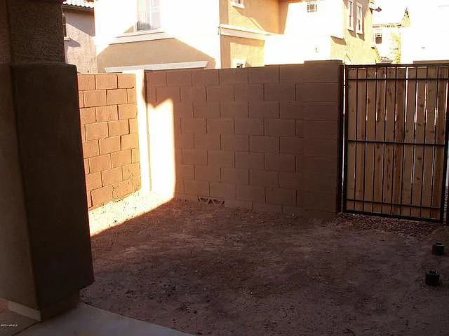 2508 E Vermont Dr — Photo 16