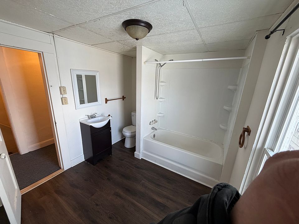 1st image of 15 Maple Ave