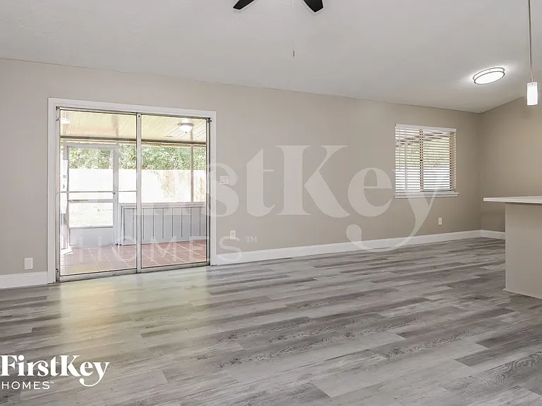 810 Aries Rd W — Photo 4