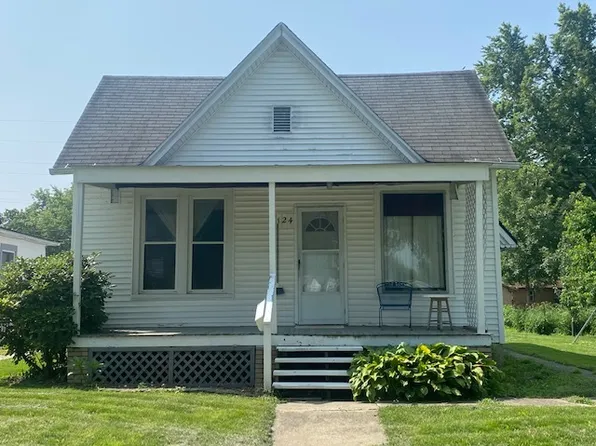 124 E Pinckney St, Pontiac, IL 61764