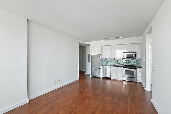 1st image of 80 Dekalb Ave APT 6A