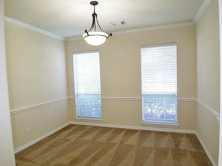 17207 Mossbriar Ln — Photo 5