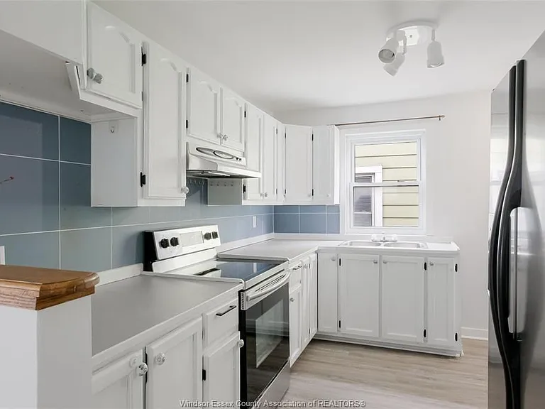 1453 Marentette Ave #UPPER — Photo 7