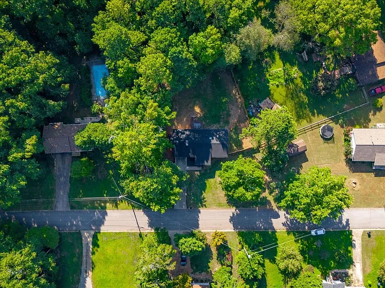 54 Mildred Ct — Photo 22