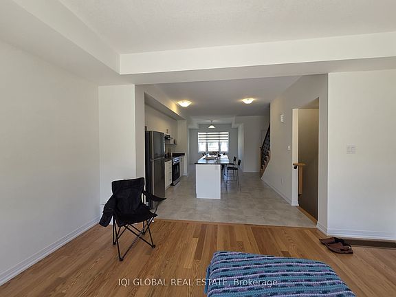 5th image of 161 Melody Ln
