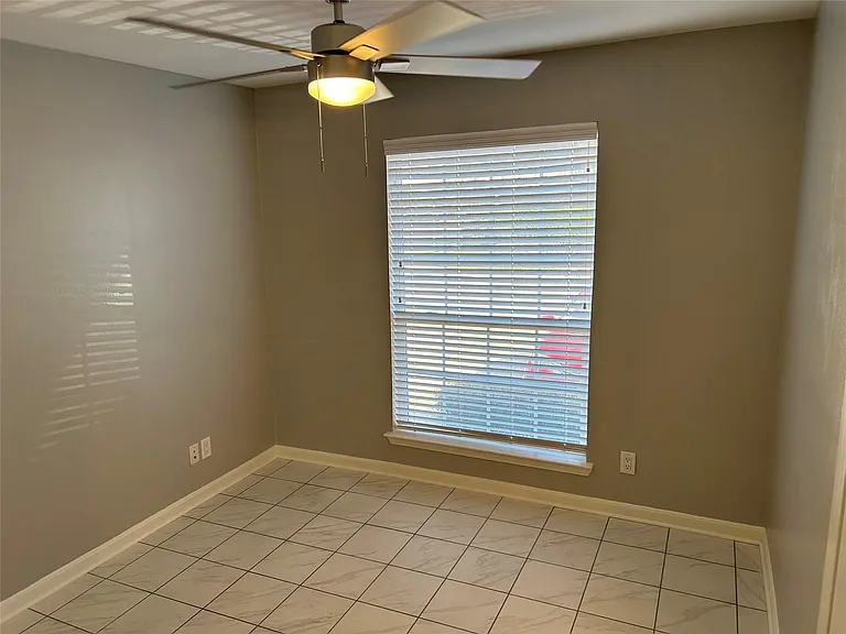 1880 White Oak Dr #103 — Photo 5