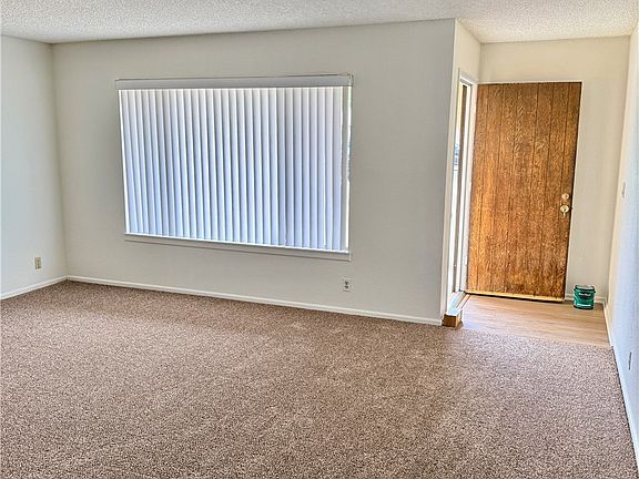 5th image of 14595 Iroquois Rd